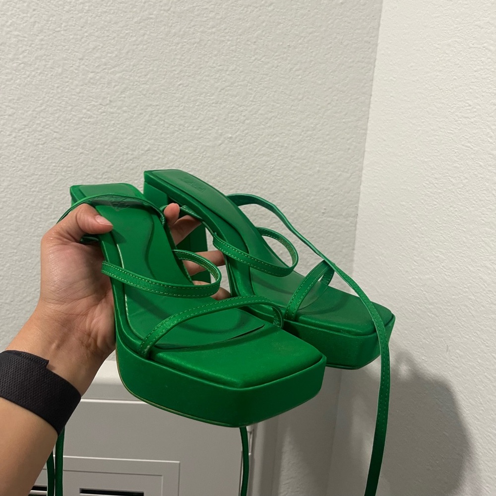 Gorgeous Never Worn Green Platforms - image 4